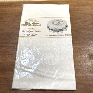 NEW Old Stock White Damask Tablecloth & Napkins Set Cotton Blend Japan 68" round